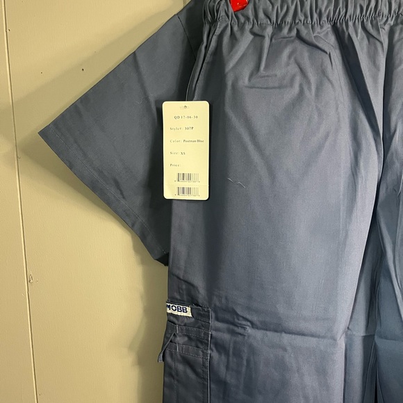 MOBB Unisex V Neck Scrub top and Drawstring Pants New. - Picture 14 of 14